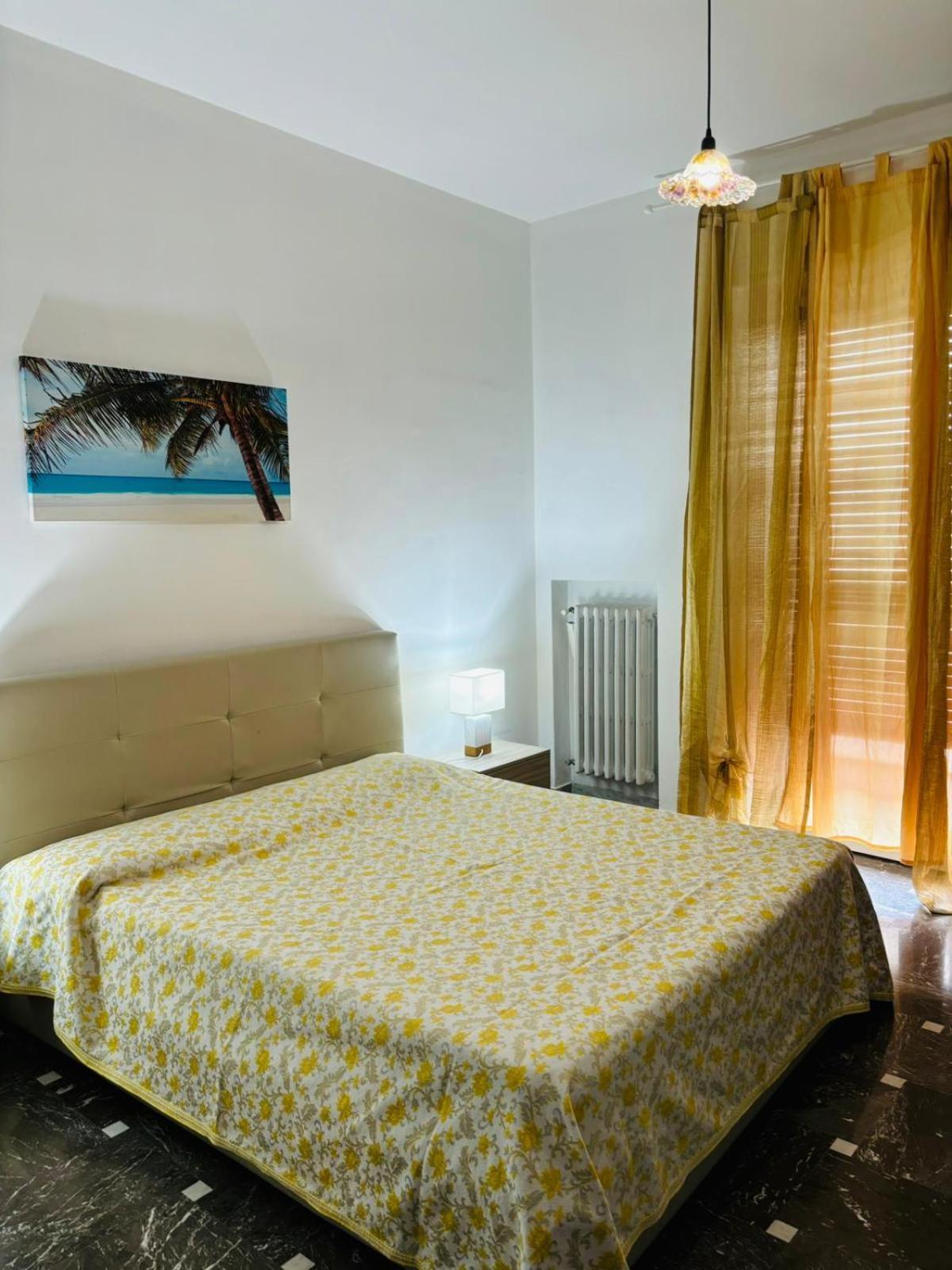 Matthias Central Rooms And Accomodation Бари Экстерьер фото